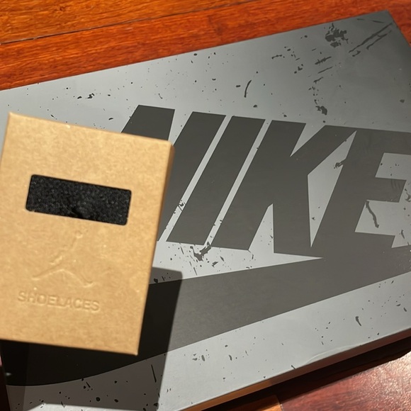 🚨 SALE // Nike Air Jordan 1 Retro High OG GS - Picture 12 of 12